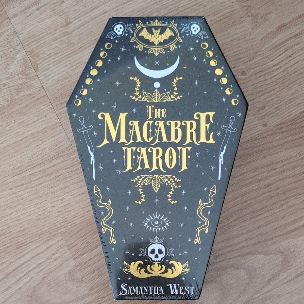 NWT The Macabre Tarot Deck